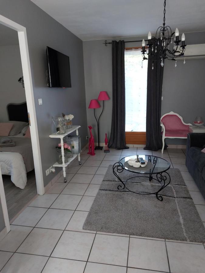 Appartamento Les Dauphins Saint-Romain-de-Jalionas Esterno foto