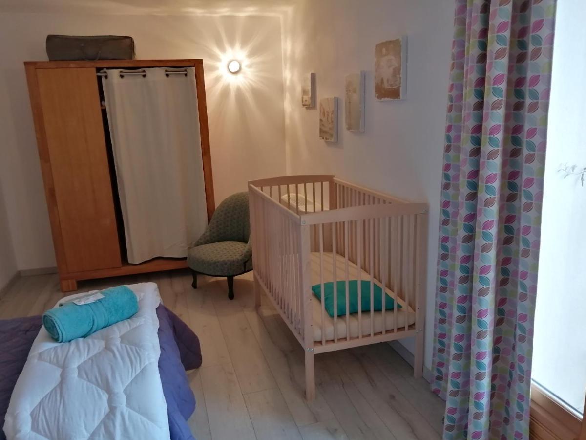 Appartamento Les Dauphins Saint-Romain-de-Jalionas Esterno foto