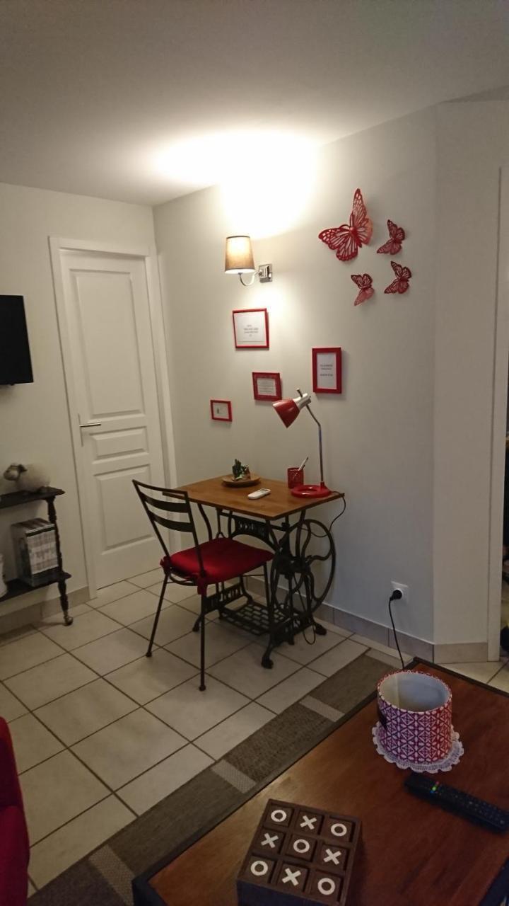 Appartamento Les Dauphins Saint-Romain-de-Jalionas Esterno foto